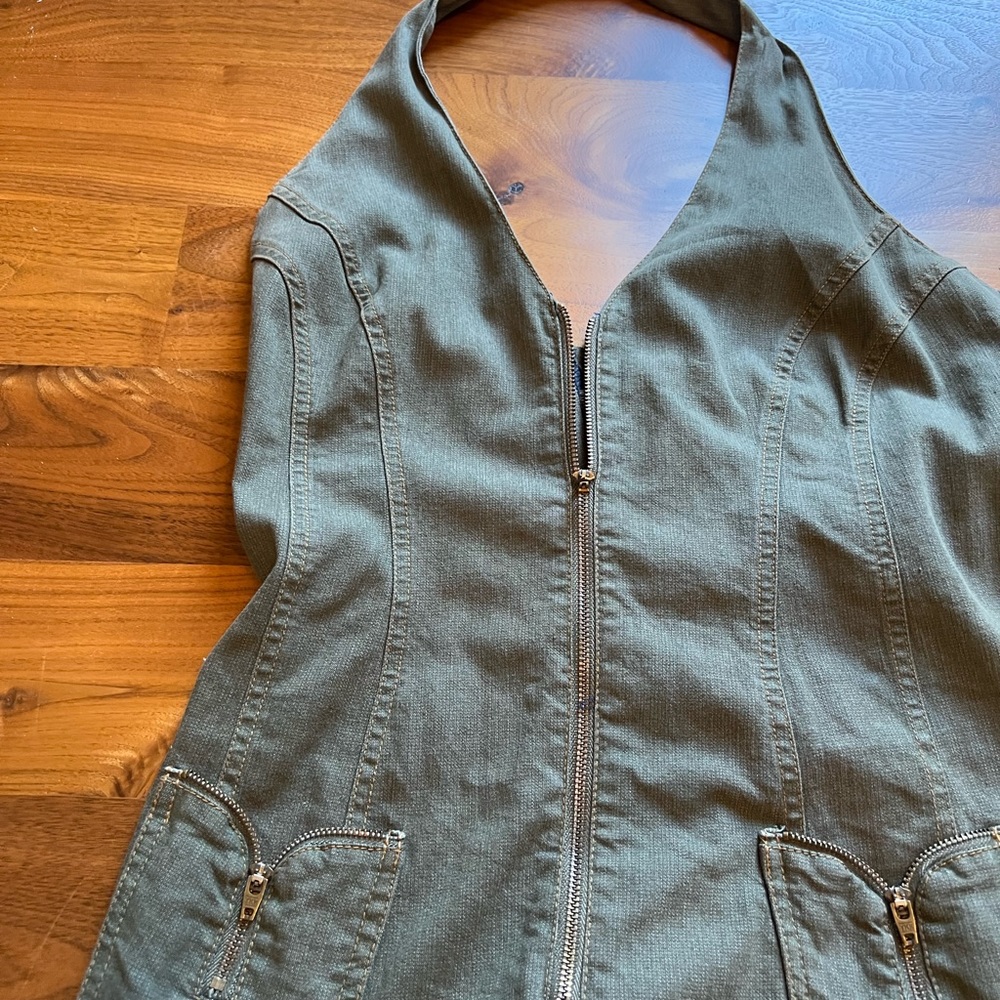 Beautiful denim halter dress in size 8 - Picture 2 of 6